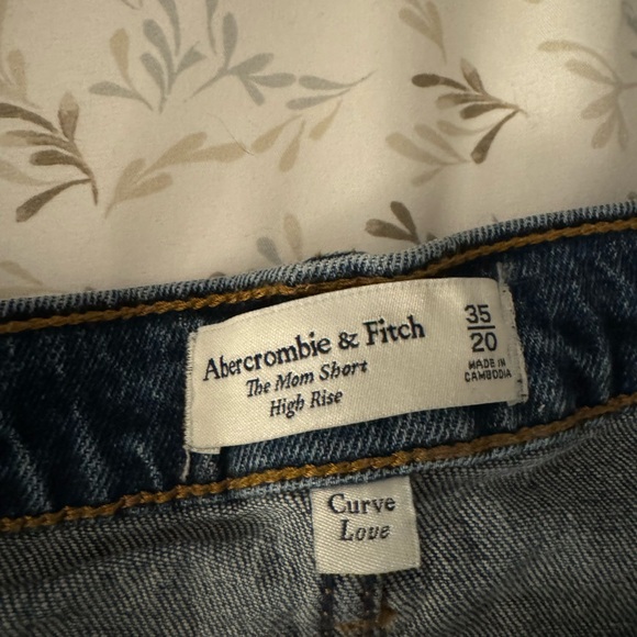 EUC Abercrombie mom shorts size 35/20 - Picture 2 of 3